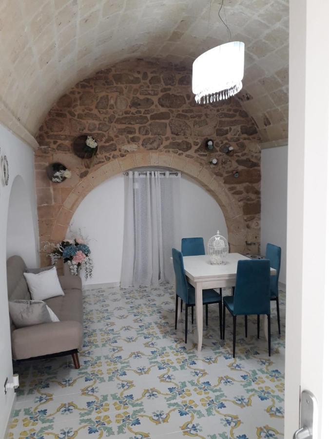 Casa Vacanze Vico Verona 7 Oria  Ngoại thất bức ảnh